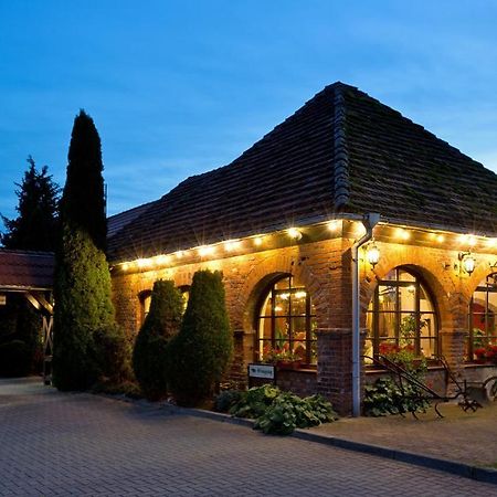 Landhotel Zur Schmiede เกอห์เรน-เลบบิน ภายนอก รูปภาพ