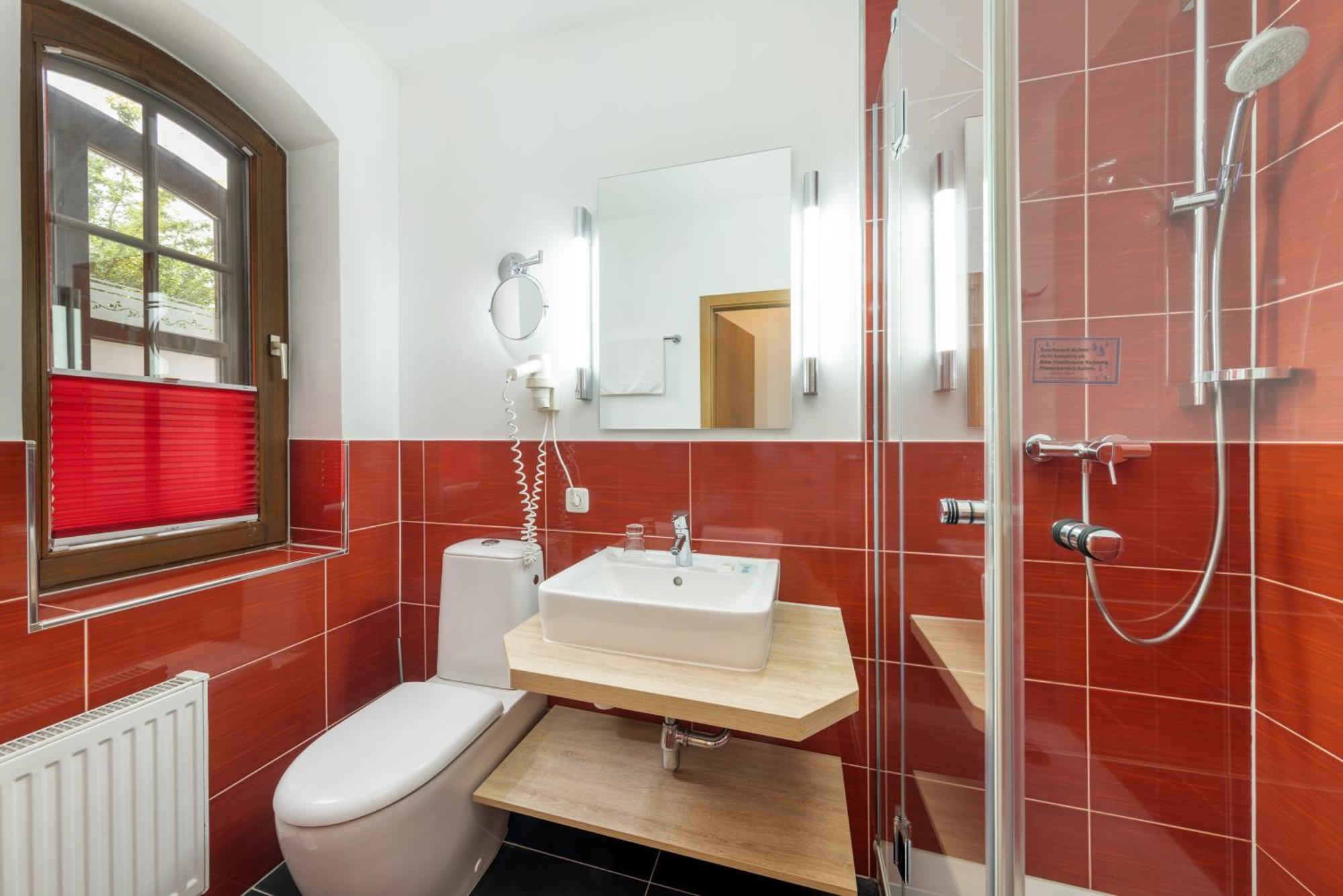 Landhotel Zur Schmiede เกอห์เรน-เลบบิน ภายนอก รูปภาพ