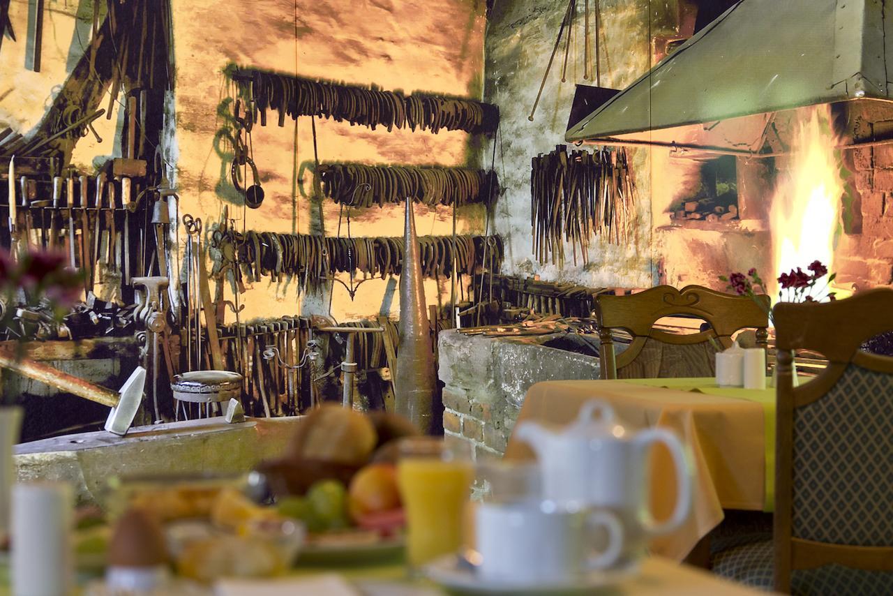 Landhotel Zur Schmiede เกอห์เรน-เลบบิน ภายนอก รูปภาพ